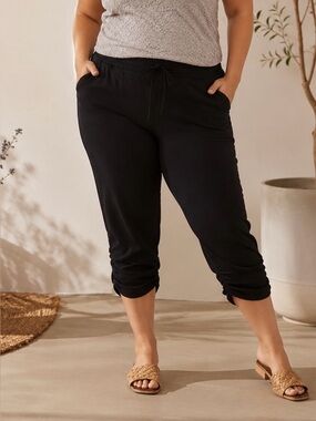 NWT Lane Bryant Black Ruched Leg Cropped Jogger Pants Plus Size 14 / 16